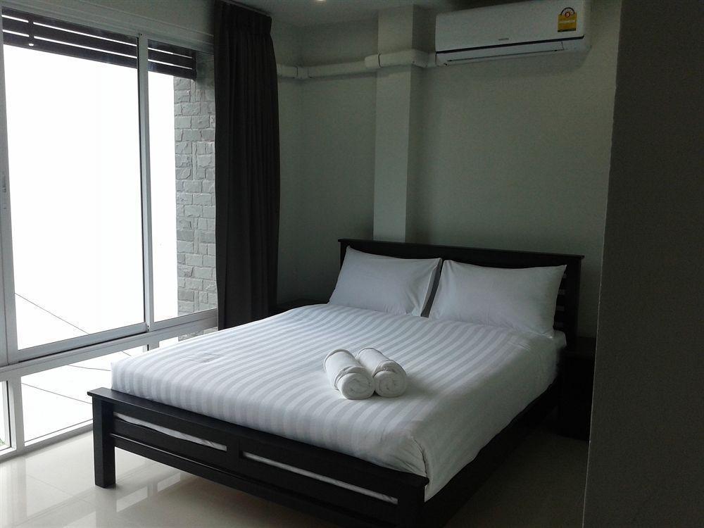 But Different Phuket Boutique Hotel Nai Harn Exterior photo